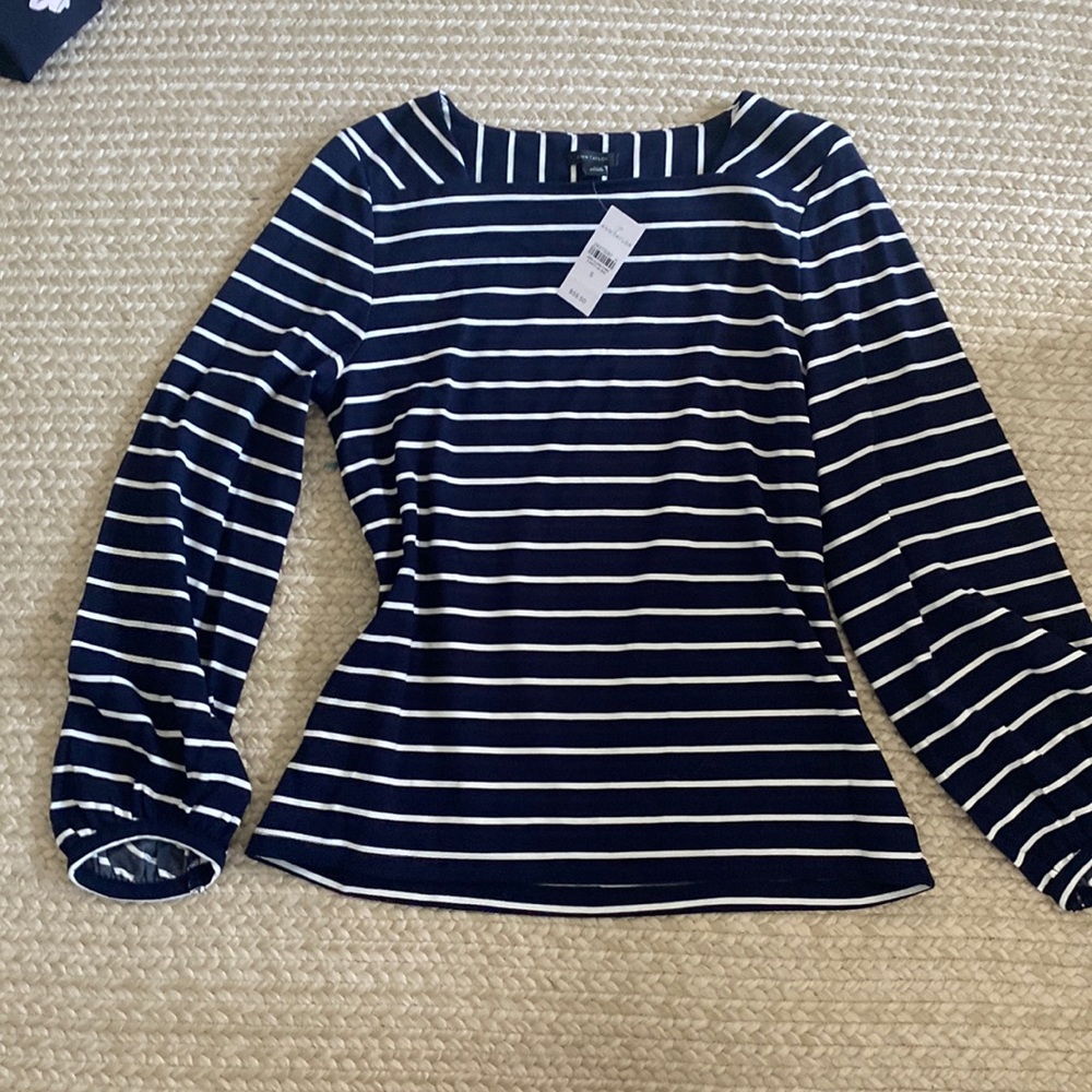 BRNAD NEW Ann Taylor shirt